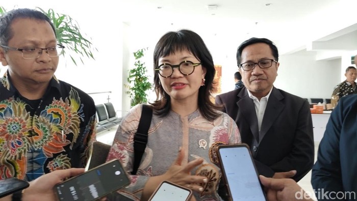 Lamar Kerja 45 Beasiswa Garuda AS: Pindah ke Inggris? Wamen Beri Kabar Tahun 2025