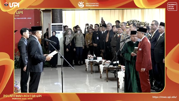 Rektor UPI Sumpah Jabatan: Bahasa Inggrisnya Bikin Penasaran
